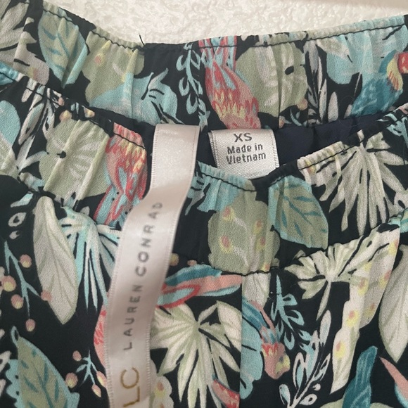 ✨ LC cute tropical shorts ✨ - Picture 8 of 8